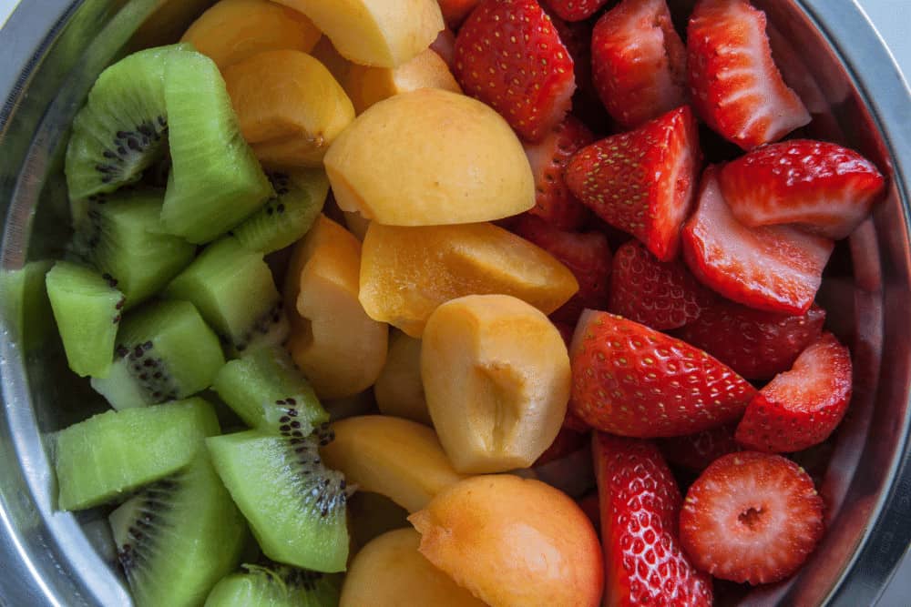 frisches Obst und Beeren